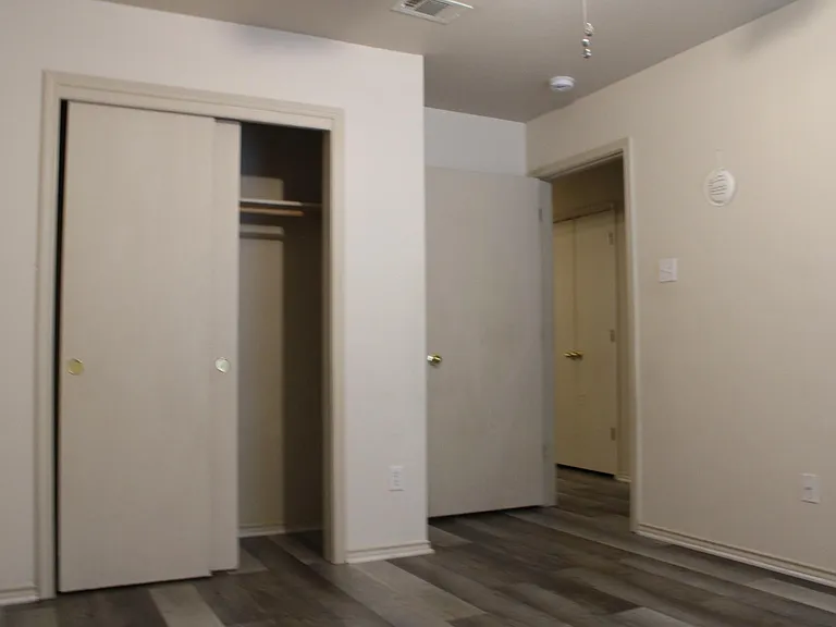 415 E 4th Ave #D — Photo 10