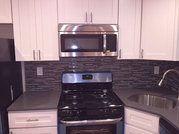 4th image of 1113 Ellsworth Ave