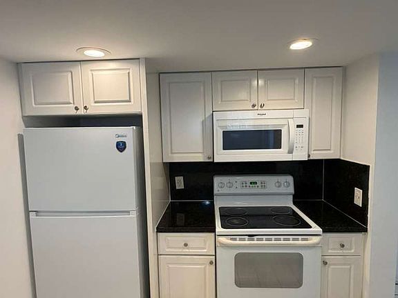3rd image of 8160 Geneva Ct #108-1