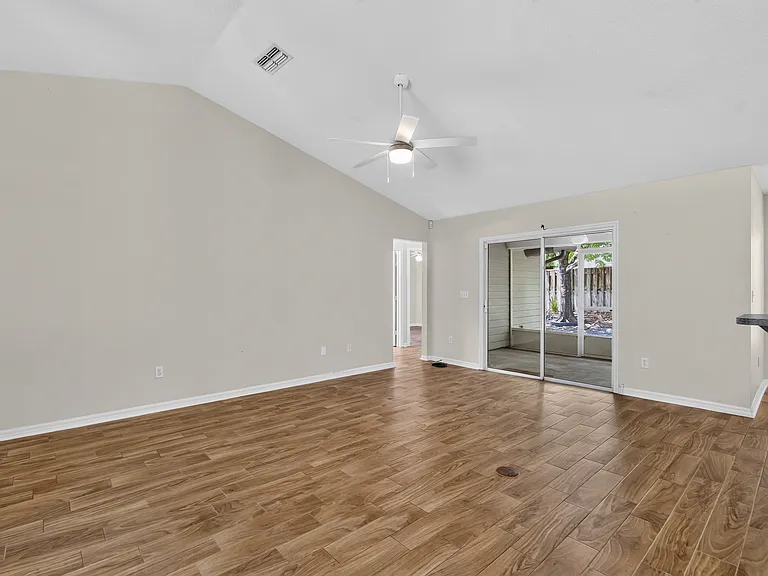 8038 SW 67th Rd — Photo 13