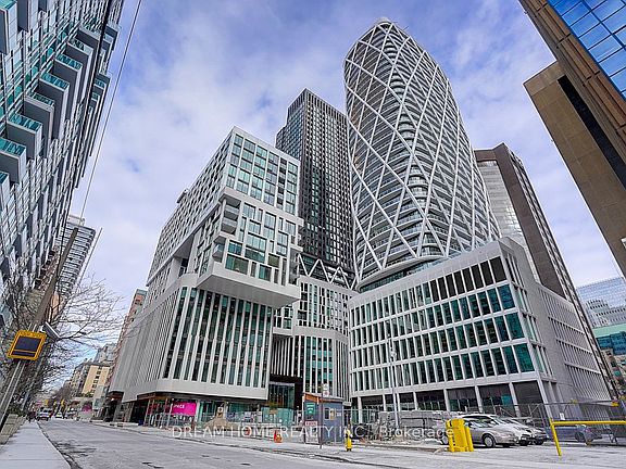 3rd image of 238 Simcoe St #3901
