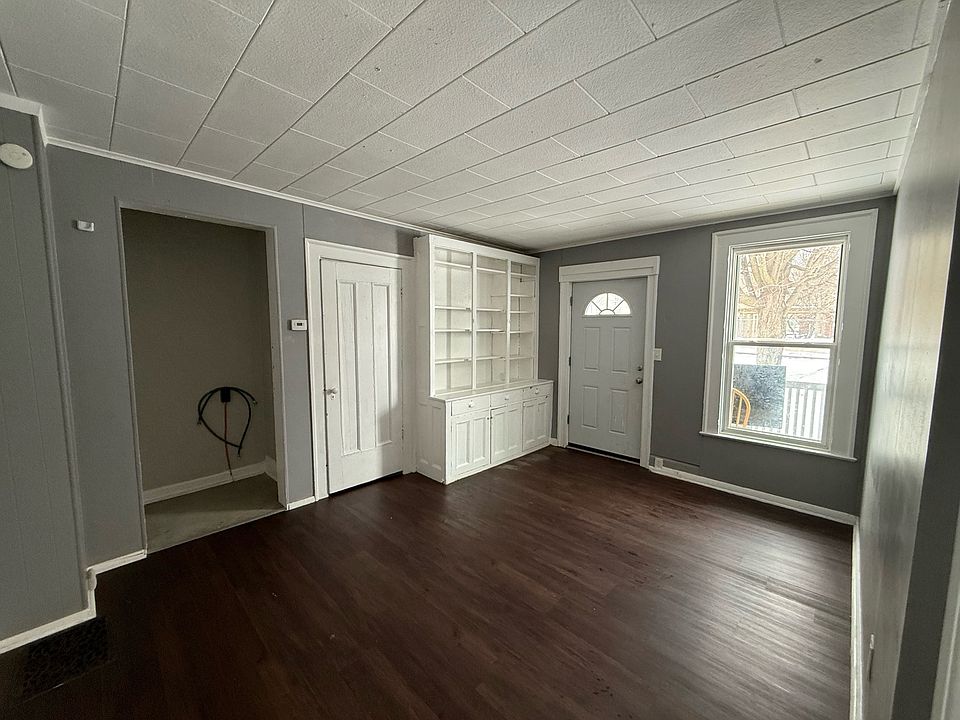 1st image of 323 Sterling St #2
