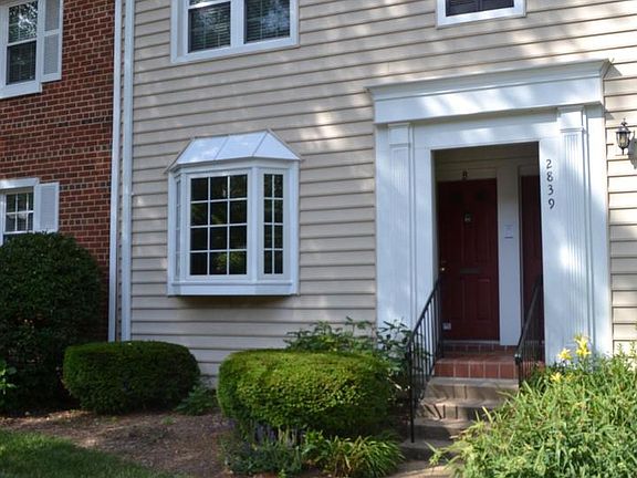 2nd image of 2839A S Wakefield St