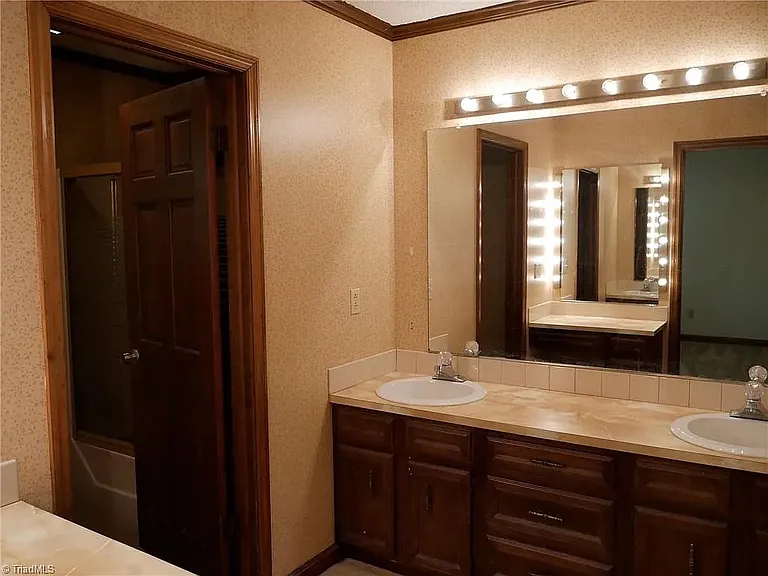 704 Aspen Trl — Photo 14
