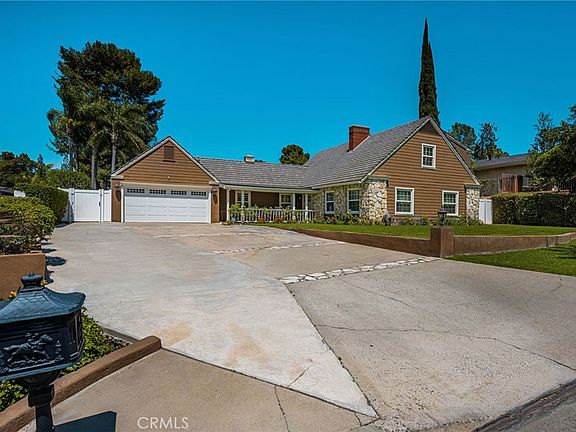 4th image of 5642 Mountain View Ave