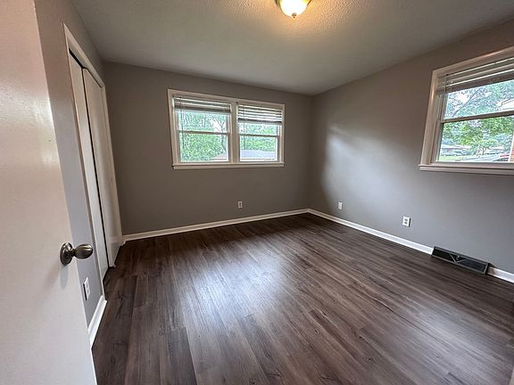 5th image of 3304 Caywood Dr NW