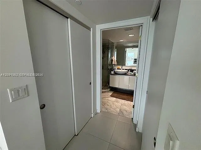 9821 E Bay Harbor Dr — Photo 3