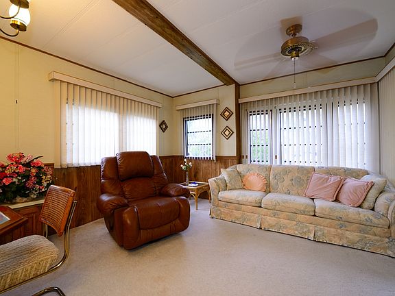 4th image of 4521 Bayberry Way E