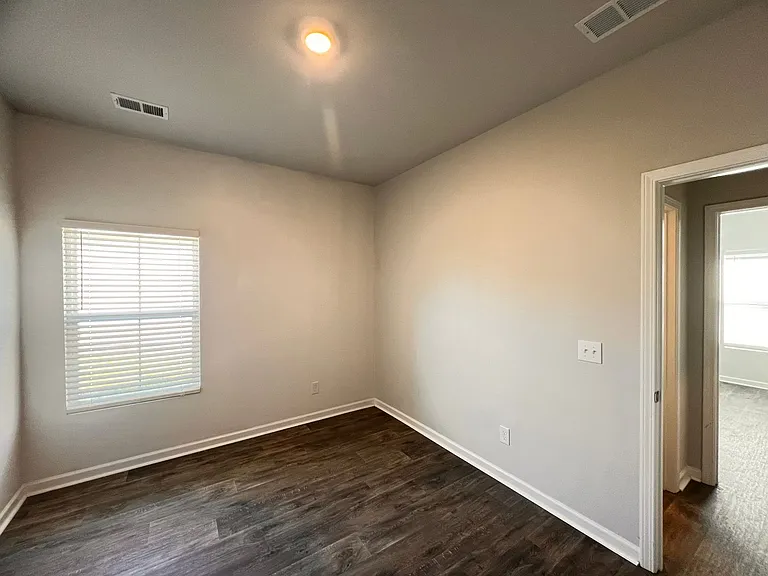 104 Dogwood Ln — Photo 9