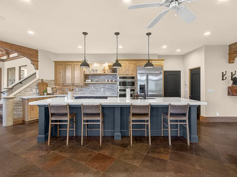 2375 Clubhouse Dr — Photo 25