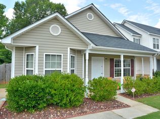 136 Chaucer Ln, Carrollton, GA 30117