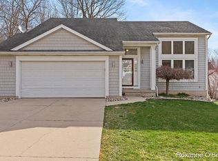 5848 Grand Oaks Dr NE, Comstock Park, MI