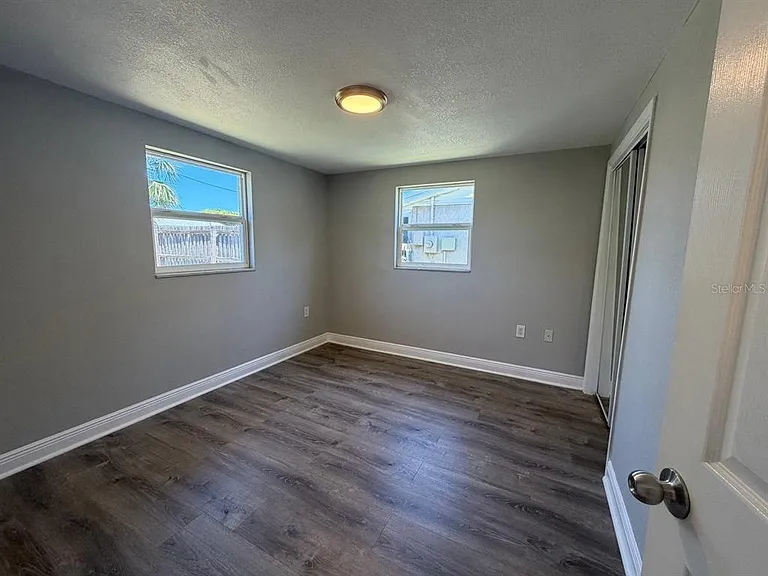 3511 Cambridge St — Photo 17