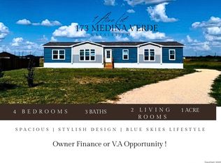 173 Medina Verde Rd, Natalia, TX 78059