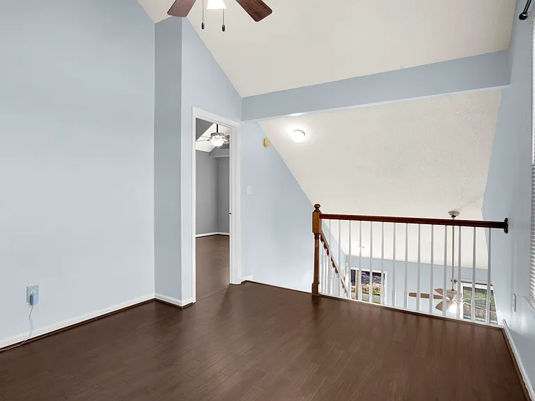5256 Lake Victoria Arch — Photo 19