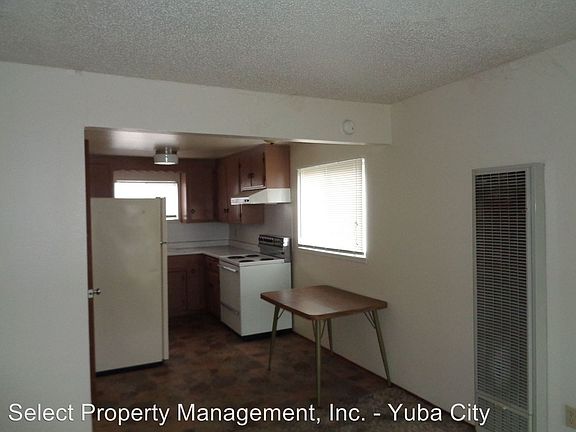 5th image of 620 11th St APT D