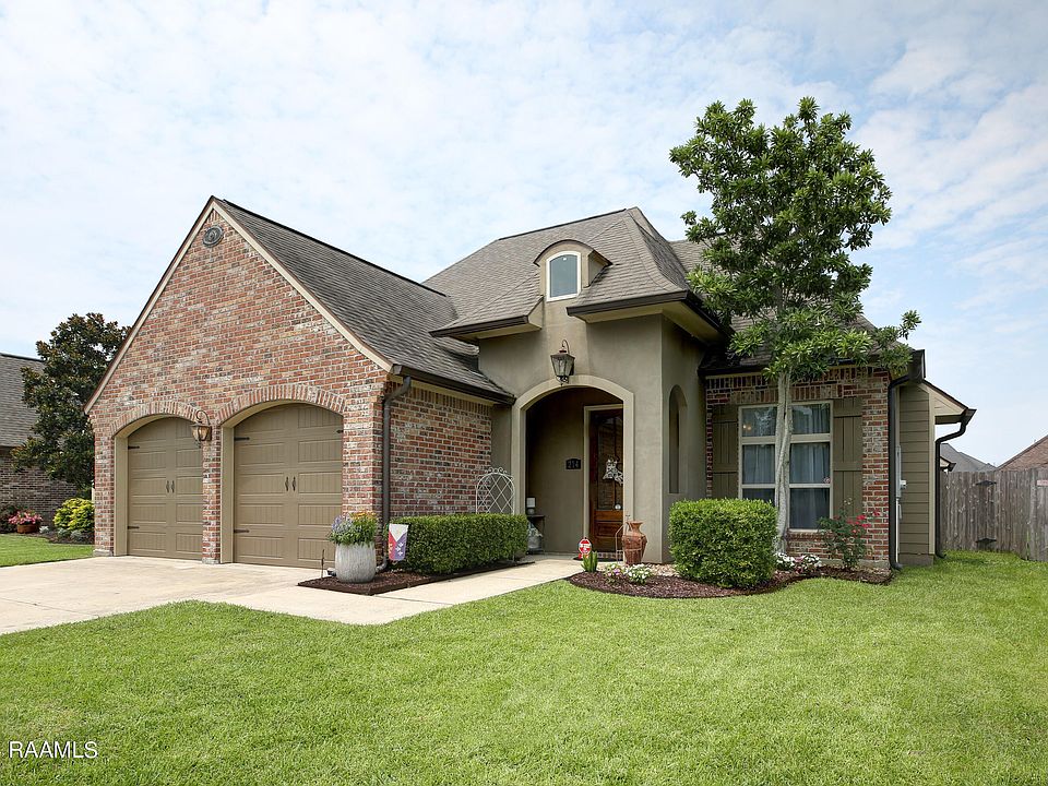 1st image of 214 Country Park Dr