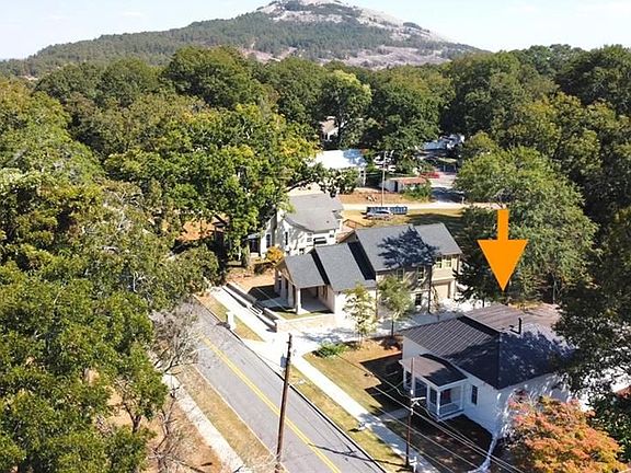 2nd image of 5425 E Mountain St