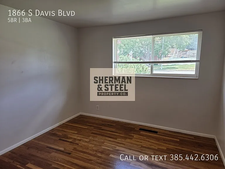 1866 S Davis Blvd — Photo 19