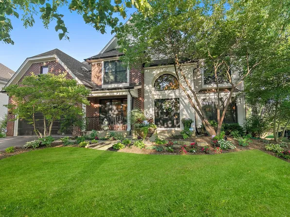 623 E Thornwood Dr, South Elgin, IL 60177