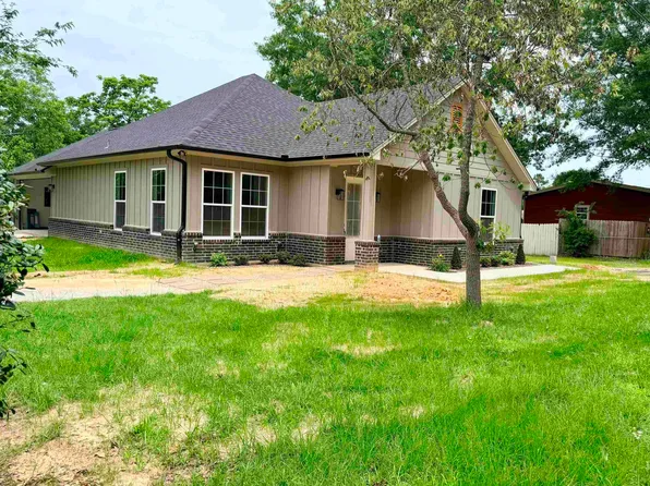 5350 1st St, Chandler, TX 75758