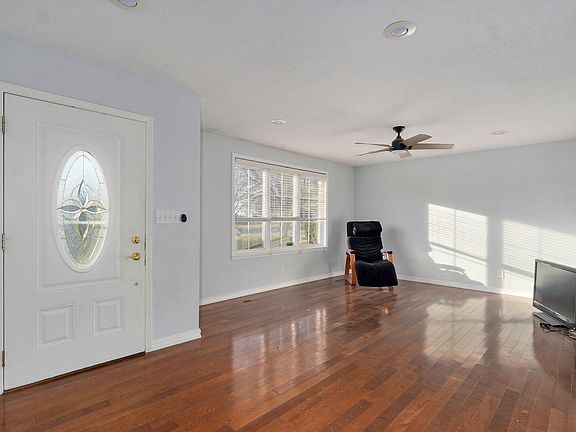 4th image of 510 Highlandville Road