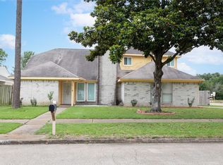 15119 Plaza Libre Dr, Houston, TX 77083
