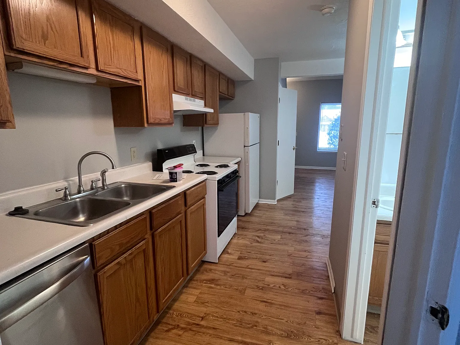 2 bed, $1,150 — Photo 3