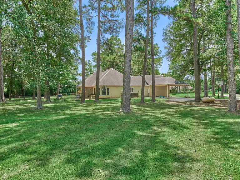 9102 Marshall Ct — Photo 6