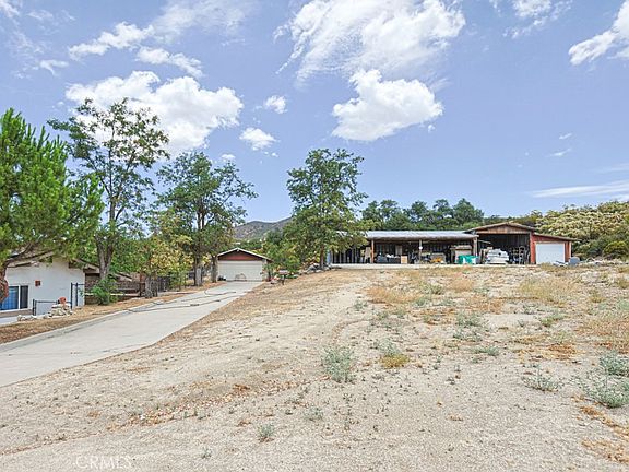 2nd image of 38181 Valley Oak Ln