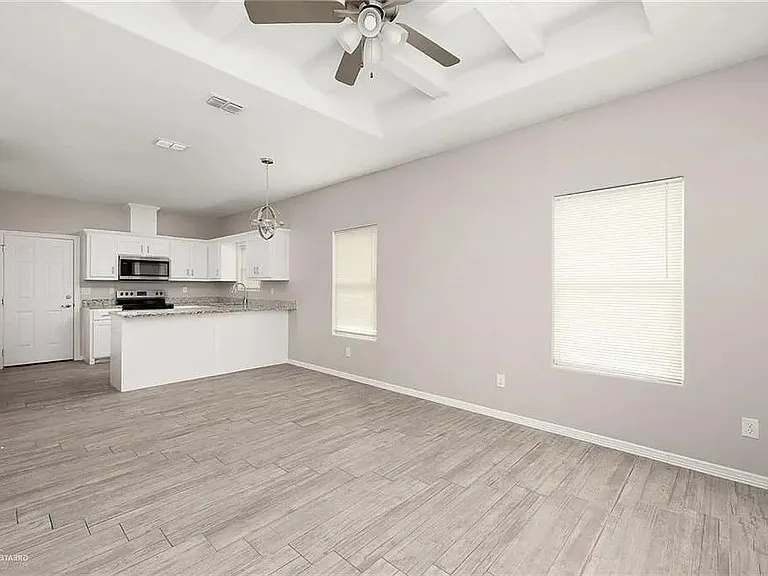 2104 Davenport St #2 — Photo 1