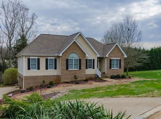 1180 Edgefield Ln, Newton, NC 28658