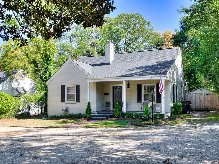 904 Highland Ave — Photo 2