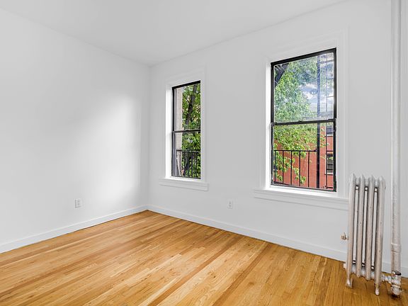 2nd image of 242 Bainbridge St APT 4