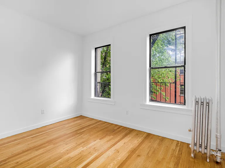 242 Bainbridge St #4 — Photo 2