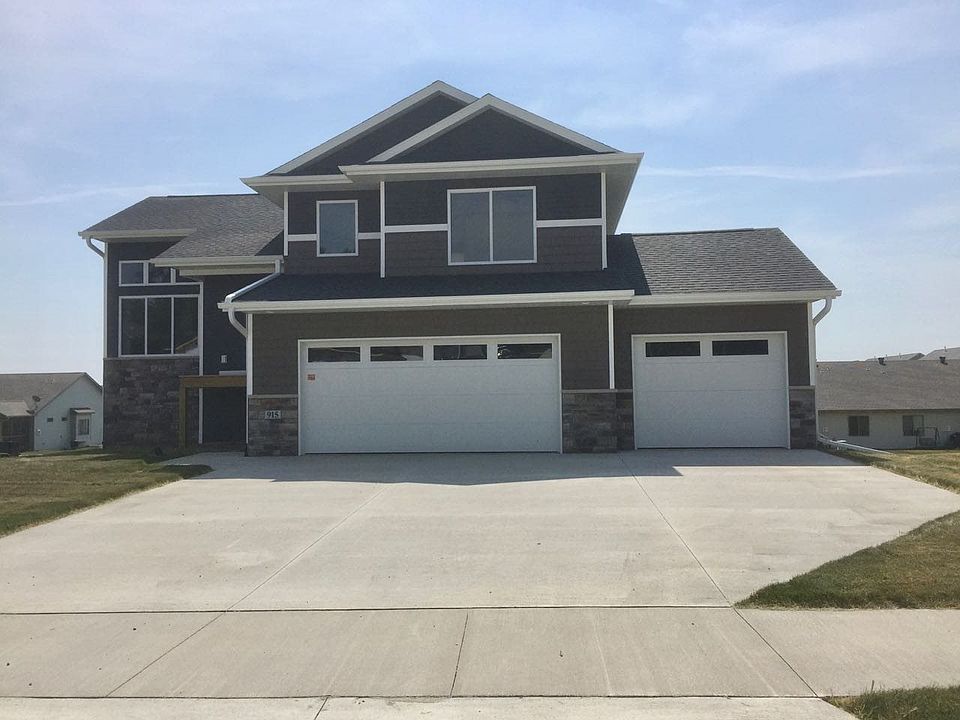 1st image of 915 Shelby Dr