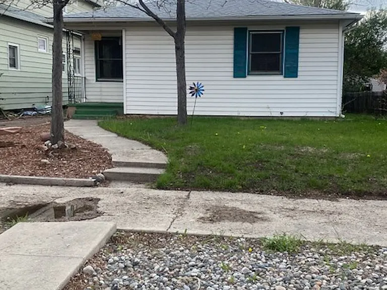 1126 Custer Ave — Photo 1