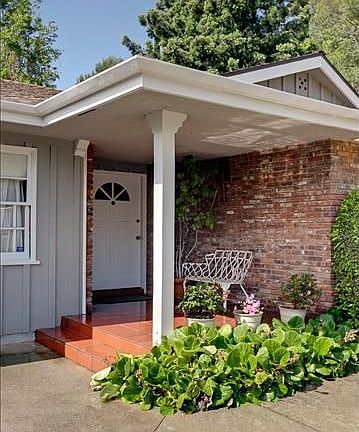 2nd image of 1737 Las Palmitas St