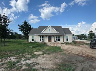 1353 Red Town Rd #B, Elgin, TX 78621