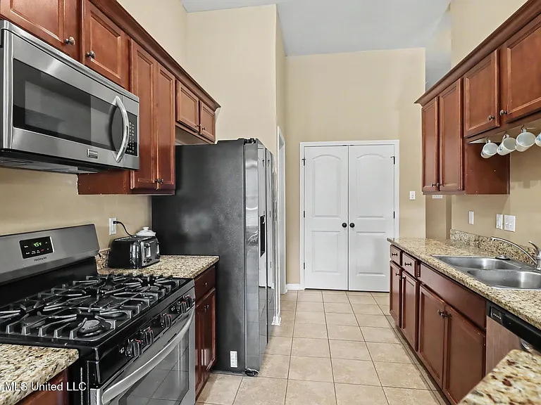15181 Oberlin Ave — Photo 8