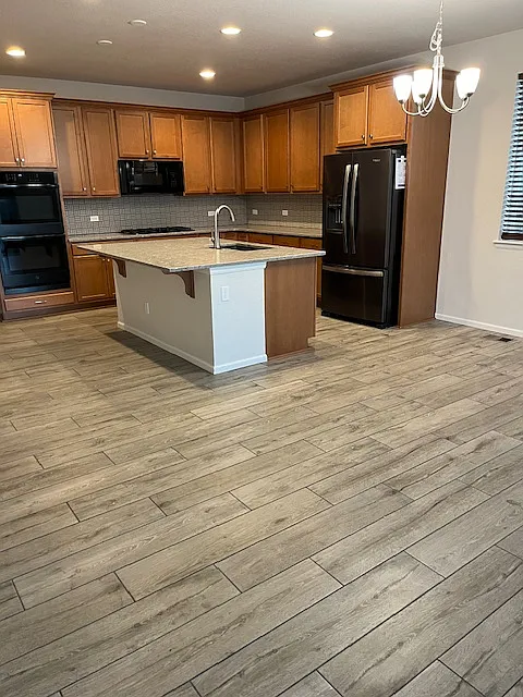 3 bed, 3714 sqft, $3,600 — Photo 4