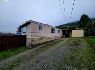 1030 Cook St, Myrtle Creek, OR 97457