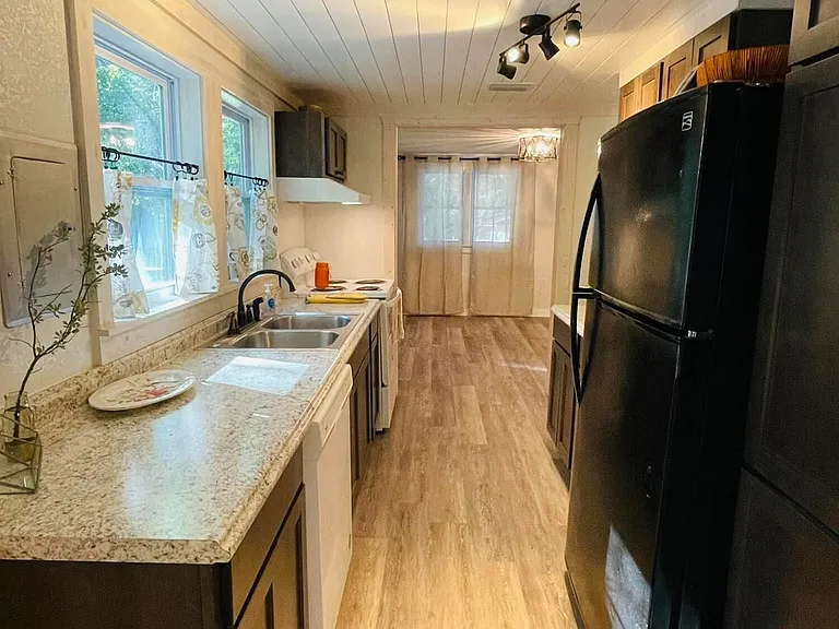 38 Lincoln Ave — Photo 10