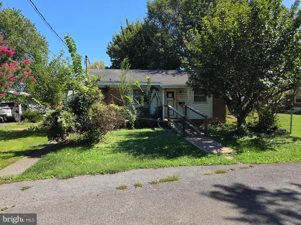 414 Center Ave, Romney, WV 26757