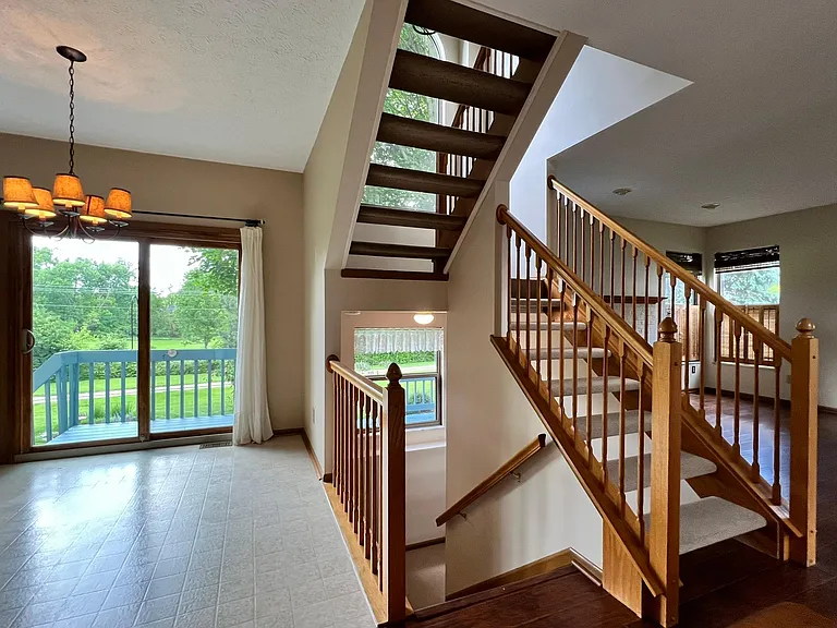758 N Starr Dr — Photo 11