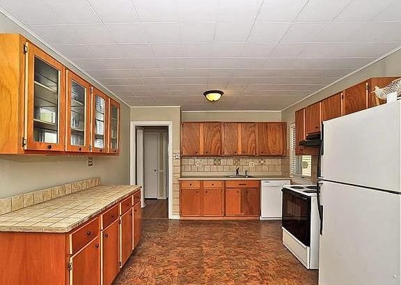 5th image of 621 Knierim Pl