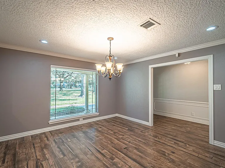 17615 Swansbury Dr — Photo 9