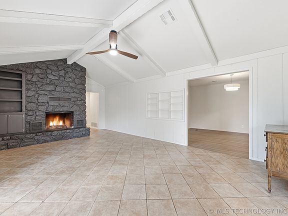 5th image of 1906 Rolling Hills Dr