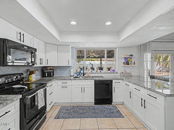4th image of 15437 N 30TH Avenue