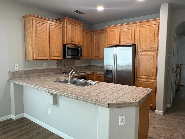 3048 Torland St — Photo 3